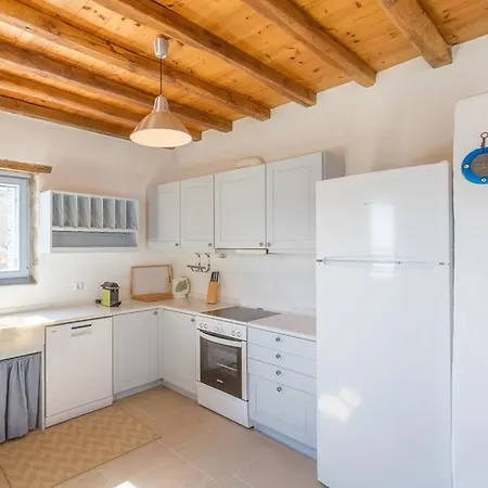 Villa Serifos Stone B